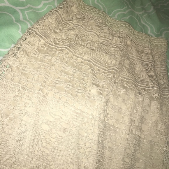 Tan skirt - Picture 2 of 3