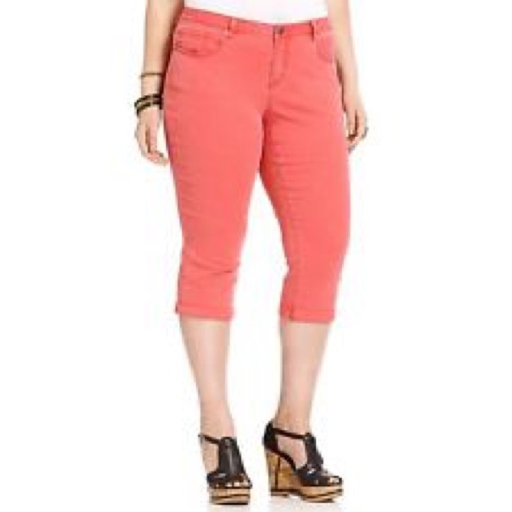 Jessica Simpson Crop jeans