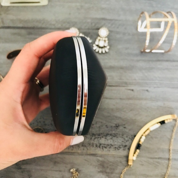 Giorgio Armani | Black Clamshell Glasses Case - Picture 4 of 6