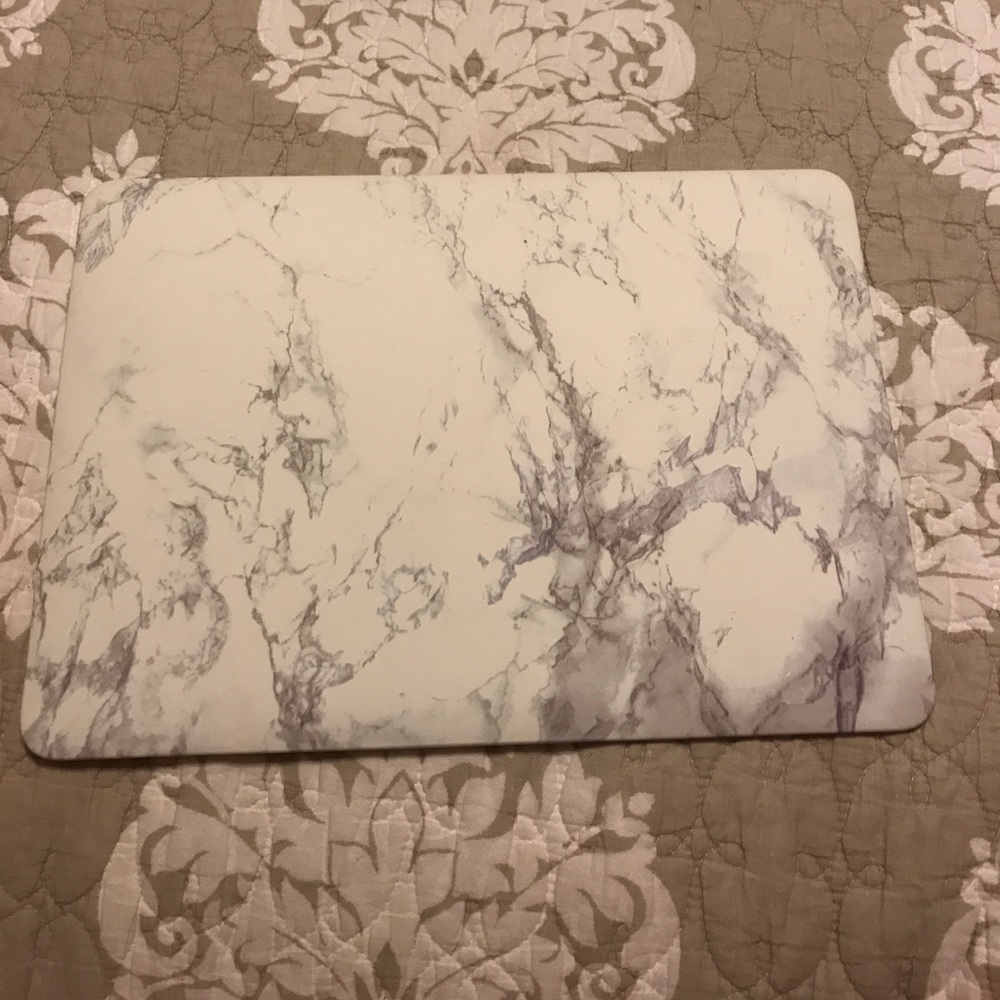 MacBook Pro 13Inch Marble Cover 🌫