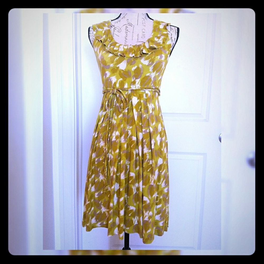 🔸SOLD🔸New York & Company Stretch Ruffle Scoop Neck Dress
