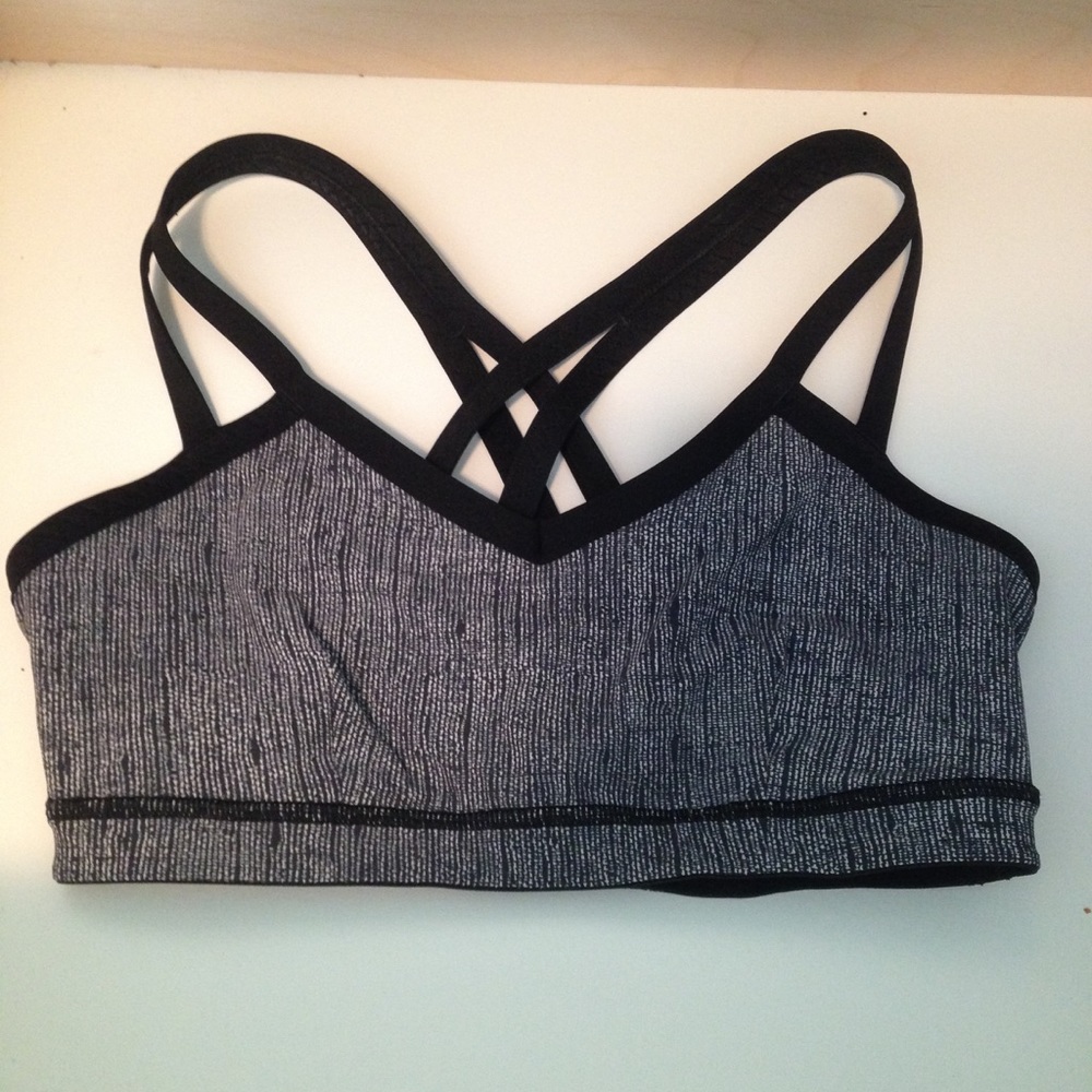 Lululemon sports bra