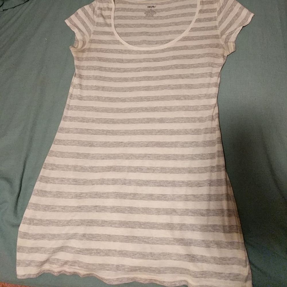 Striped scoop neck shirt