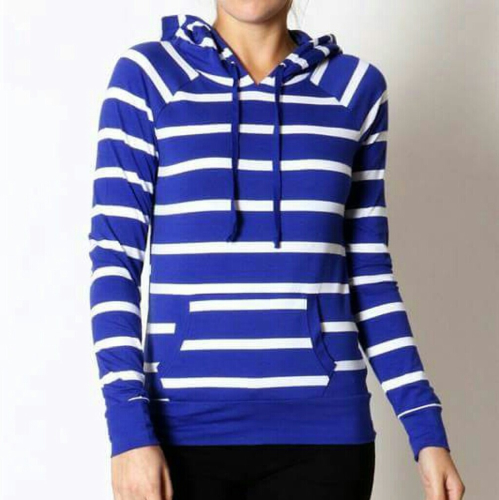 Striped hoodie with front pocket
