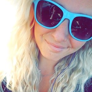 Meet your Posher, Cora