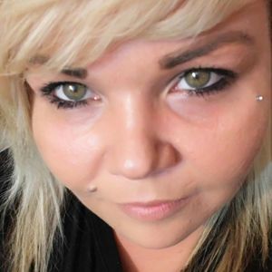 Meet your Posher, Crystal