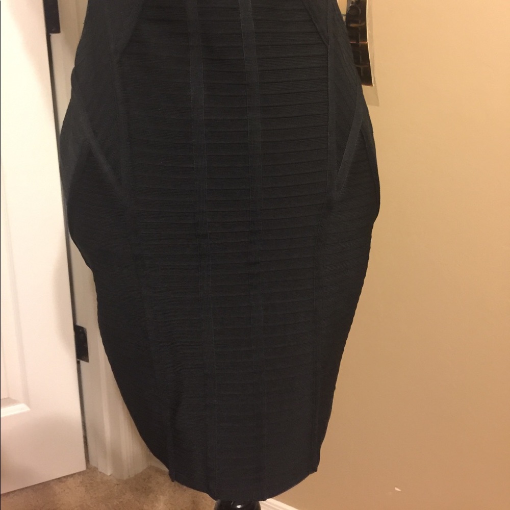 Black Body Con Dress! - Picture 4 of 4