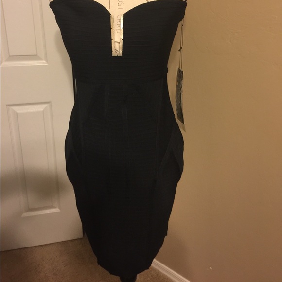 Black Body Con Dress! - Picture 2 of 4