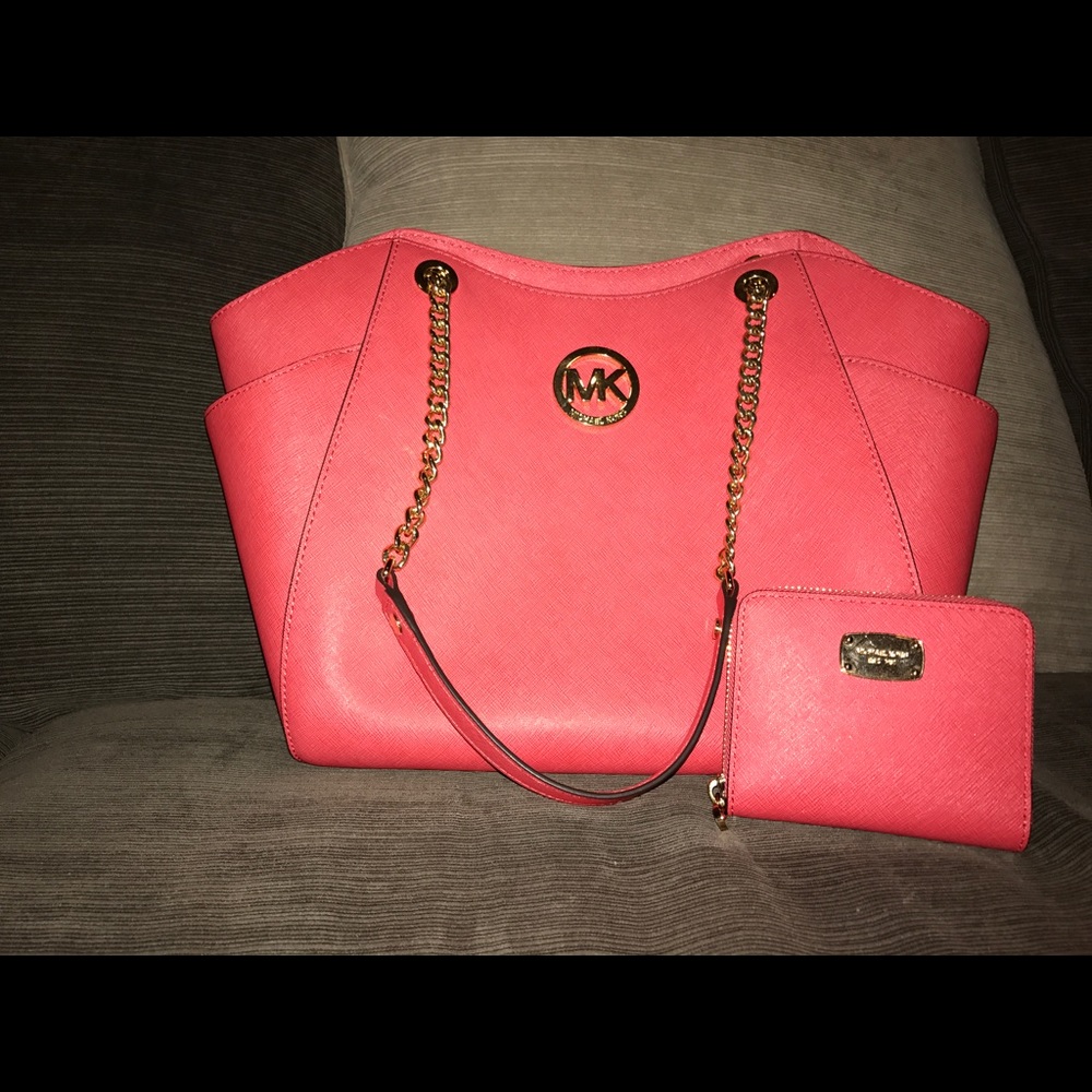 Micheal Kors SET: Saffiano Coral Purse and Wallet