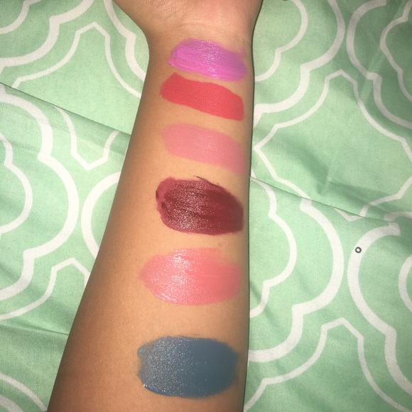 Long Lasting Matte Lipsticks - Picture 2 of 2