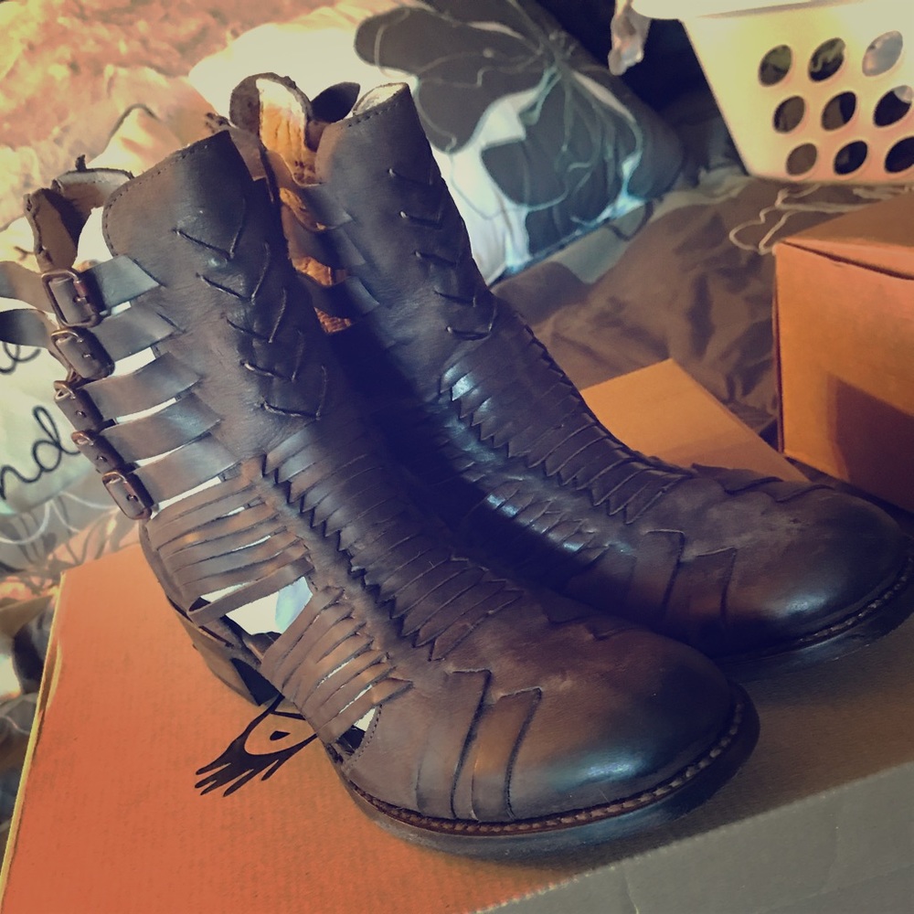 Freebird Sally Boots Size 9 NEW