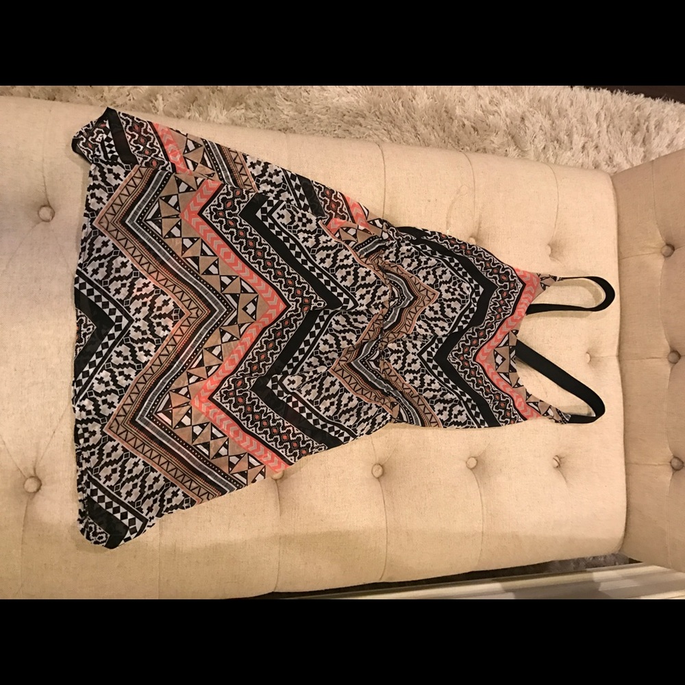 Cross cross strap dress with lining.