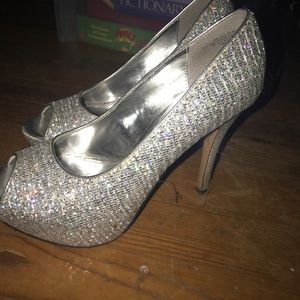 Sparkly prom heals 👠✨