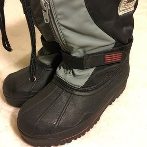 Buster Browns Youth 1 medium Waterproof Snow Boots