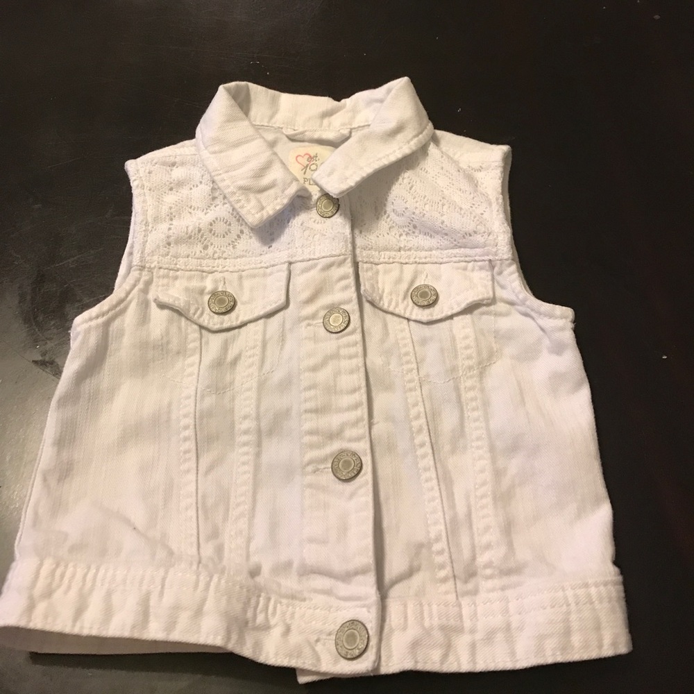 White vest! Amazing condition!!
