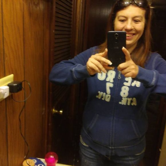 Meet your Posher, Tiffany - Picture 1 of 1