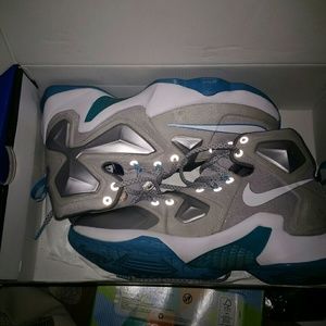 Lebrons 13 size 8 and a half