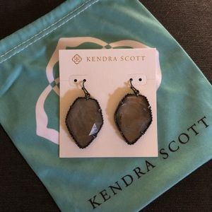 Kendra Scott Gunmetal/Mirror Rock Corley