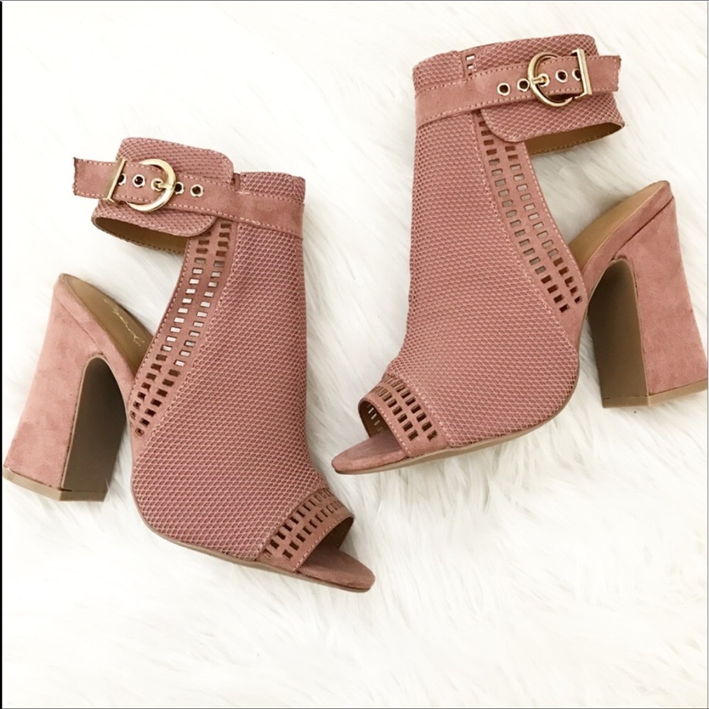 1 left!! MADISON Peep Toe Ankle Strap Heel - Picture 2 of 6