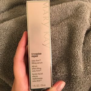 Mary Kay Volu-Firm Lifting Serum