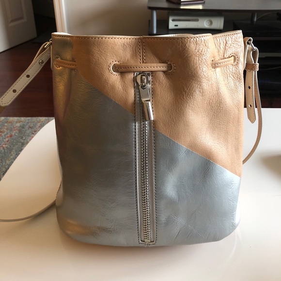 Elizabeth & James Cynnie Mini Bucket Bag - Picture 4 of 8