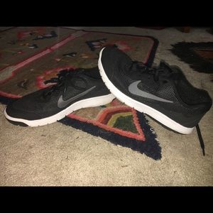 NIKE Flex Experience Rn 4