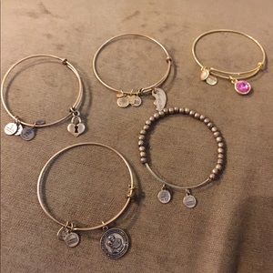 Bracelets Alex and Ani