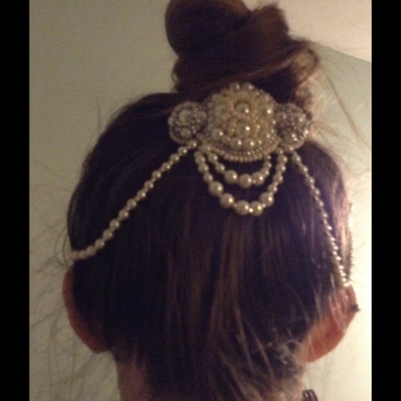 White and ivory pearl beaded bridal headpiece