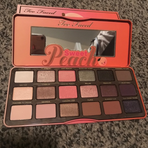 Too Faced Sweet Peach Eyeshadow Palette - Picture 2 of 5