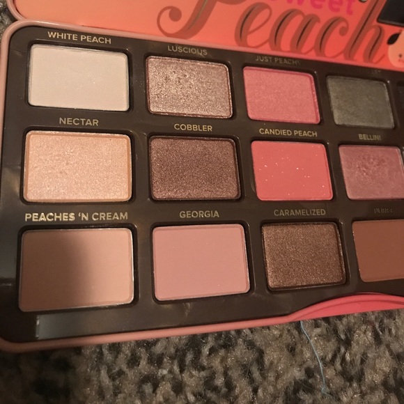 Too Faced Sweet Peach Eyeshadow Palette - Picture 3 of 5