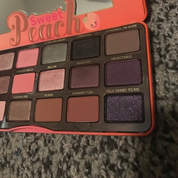 Too Faced Sweet Peach Eyeshadow Palette - Picture 4 of 5