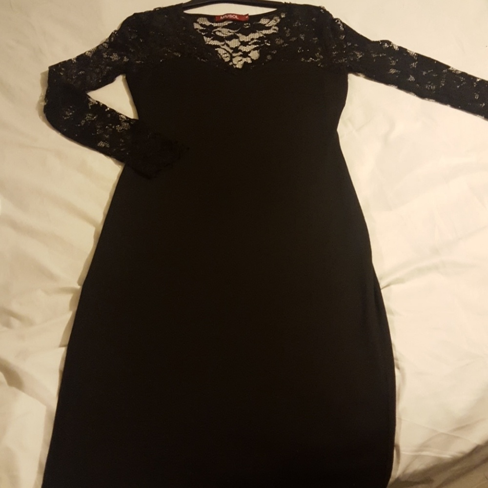 Beautiful bodycon lace  dress midi