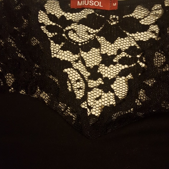 Beautiful bodycon lace  dress midi - Picture 2 of 3