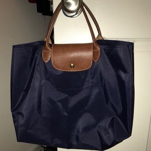 Long champ medium tote