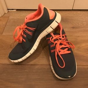 Nike free 5.0 running shoes
