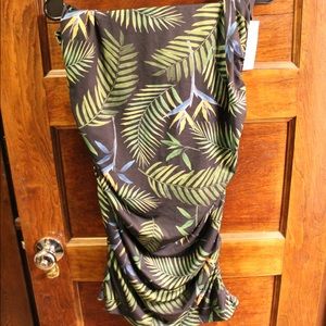 Fashion to Figure fitted skirt Size 2