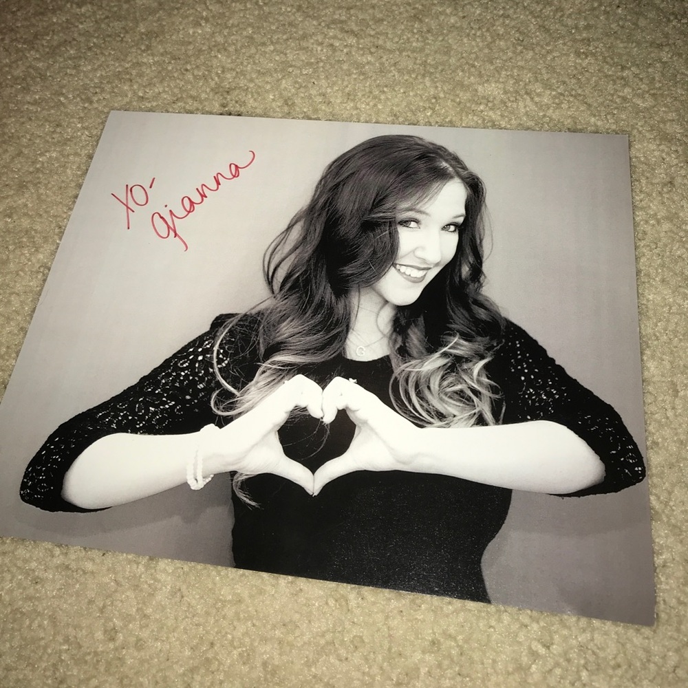 DANCE MOMS GIANNA SIGNED PICTURE