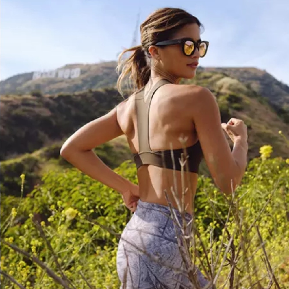 SOLD! Lululemon athletica Fast and Free Olive Bra - Picture 1 of 6