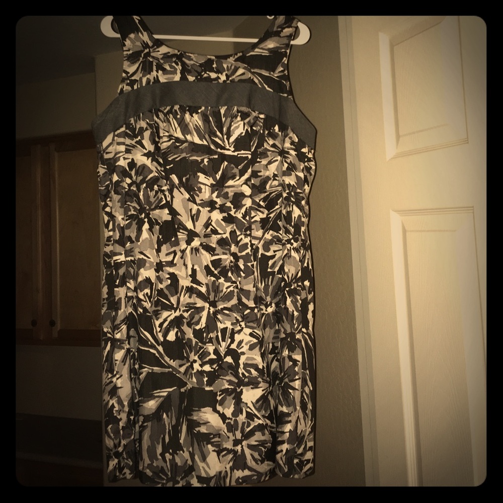 Trina Turk silk/wool dress size 12 EUC