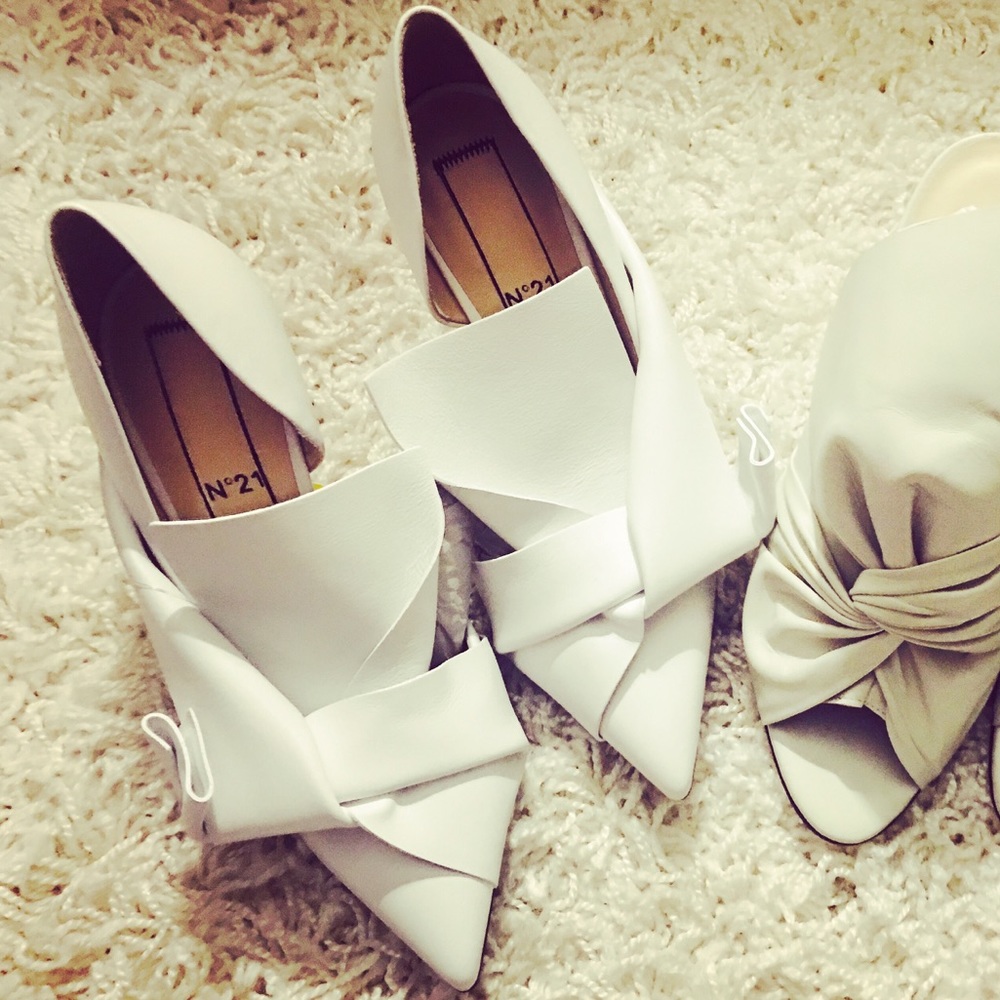 Nº21 Super Adorable Designer Heels with a Bow🎀