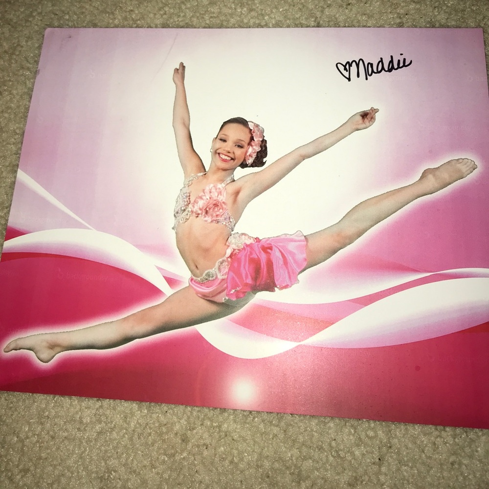 MADDIE ZIEGLER DANCE MOMS SIGNED PICTURE
