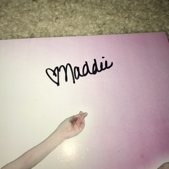 MADDIE ZIEGLER DANCE MOMS SIGNED PICTURE - Picture 2 of 2