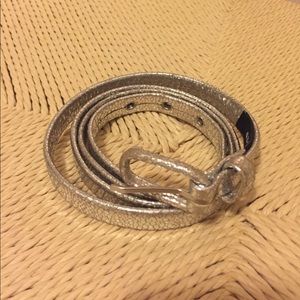 Silver crackle belt