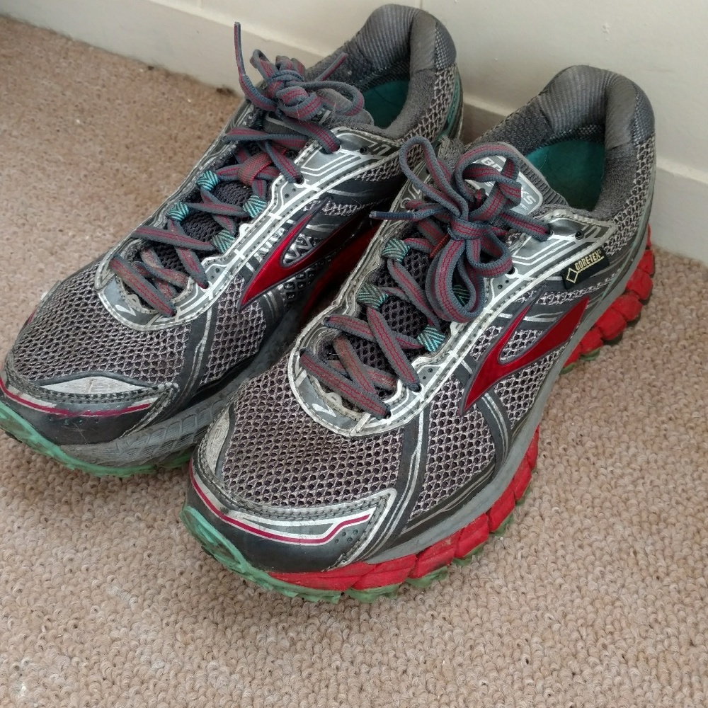 Brooks hiking shoes