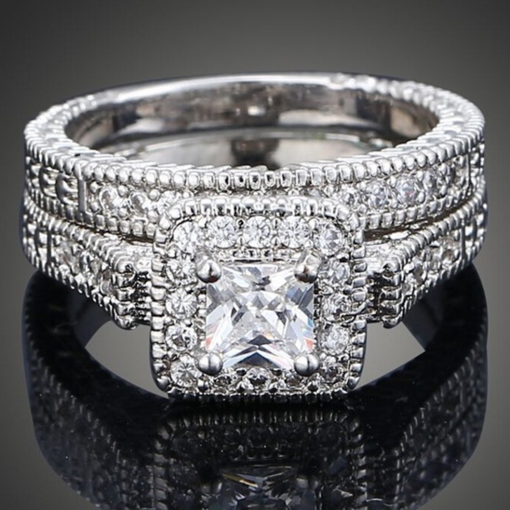 🚫SOLD🚫Size 6 Engagement Ring Set