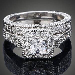 🚫SOLD🚫Size 6 Engagement Ring Set