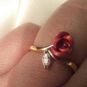 Red rose ring