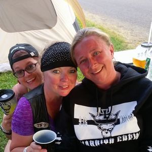 Meet your Posher, Esther