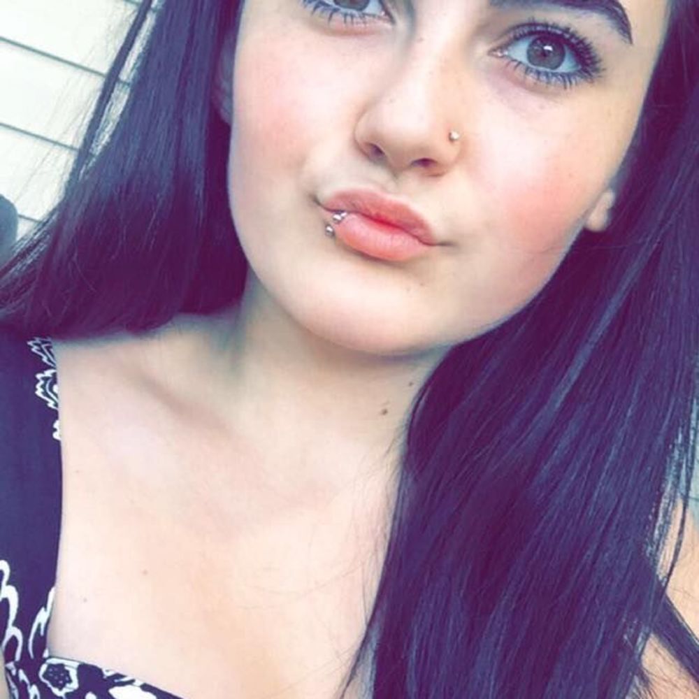 Meet your Posher, Alecia