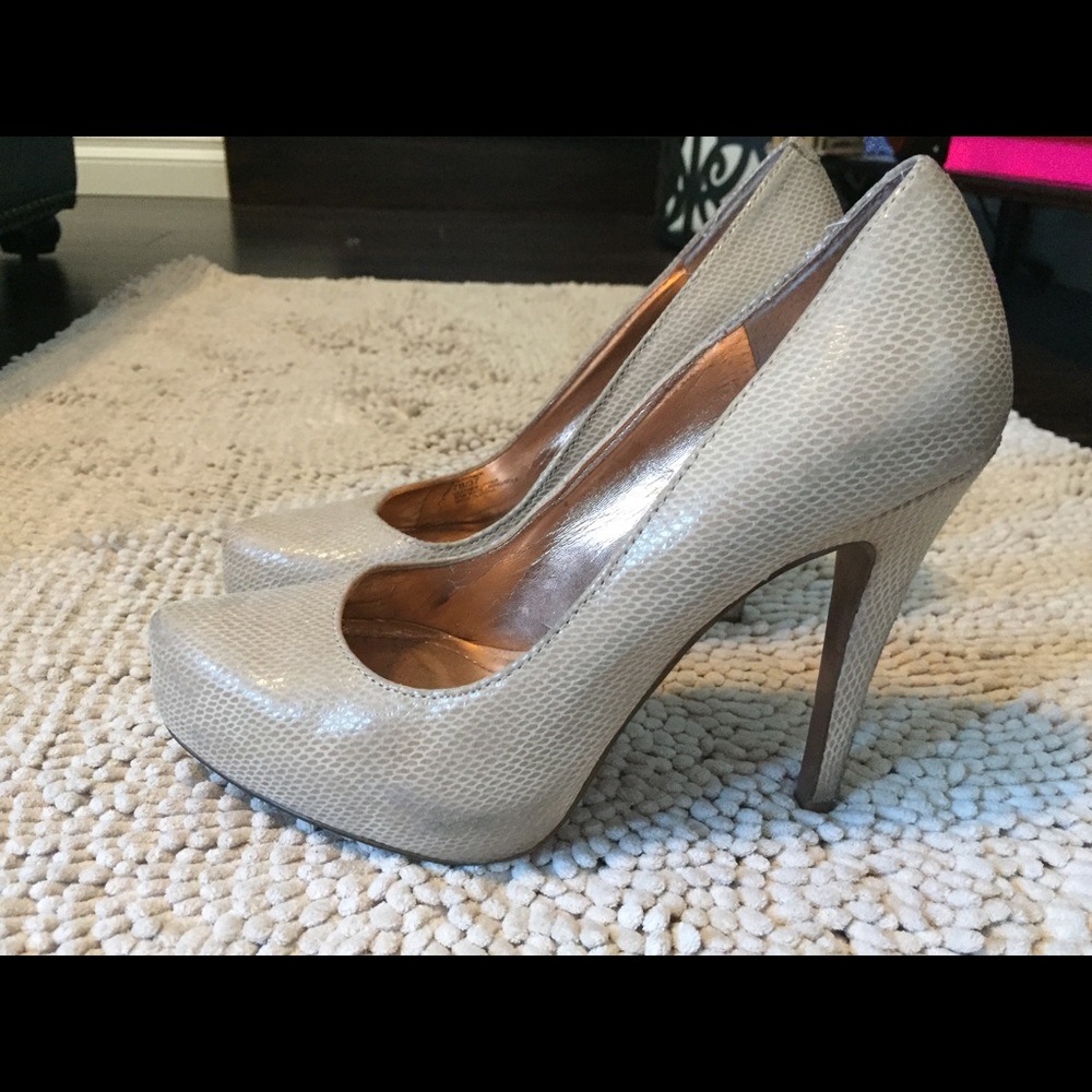 Cream snakeskin 4" nude heels